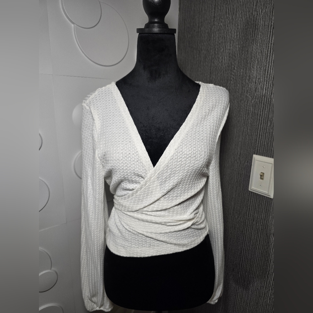 White cute tied around the waist shirt